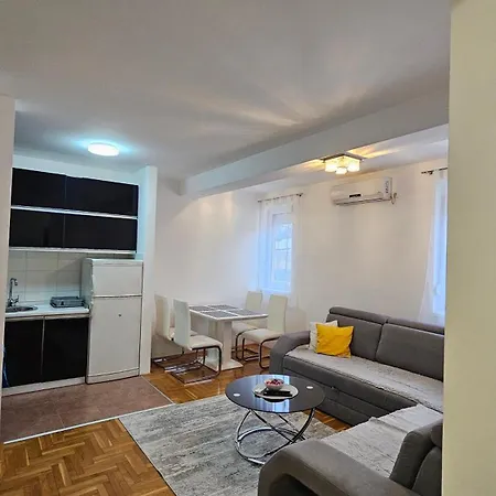 Dolores Apartment