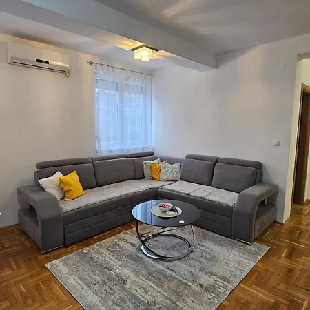 Dolores 公寓 巴尼西卢卡